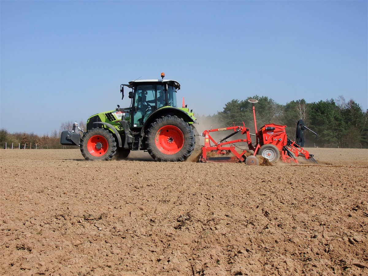 DSCF7171.JPG Pług dłutowy SPIDER Moro Aratri i Claas Arion 650   FOTO