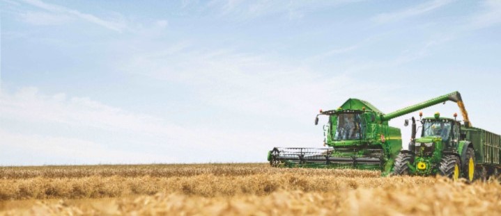 John Deere żniwa Nowe kombajny John Deere serii S – innowacje w filmowym skrócie