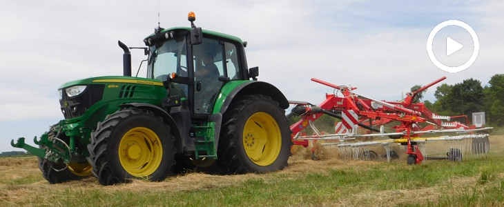 John Deere 6120M + zgrabiarka Pöttinger TOP 812 – zgrabny zestaw formujący pokos