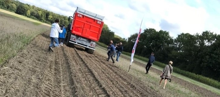 a389 tests tractors 3 Nowy przenośnik ślimakowy z Odolanowa