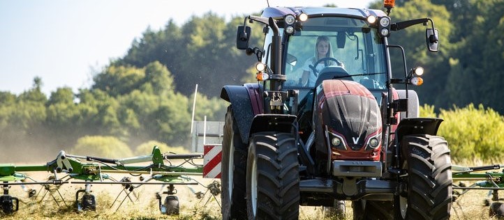 Valtra serii A Valtra A93 HiTech   ciągnik multifunkcyjny