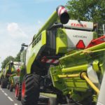 Kolumna kombajnów CLAAS Lexion podczas przejazdu do gospodarstwa 150x150 Zakup sześciu kombajnów CLAAS LEXION 750   o wyborze zdecydował test polowy