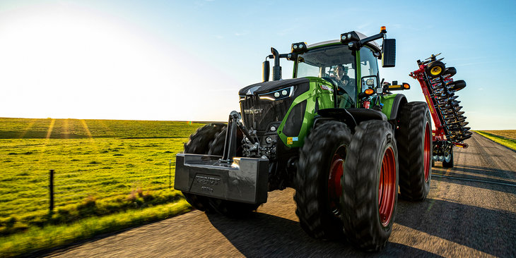 fendt 900 vario Pielnik międzyrzędowy SRC marki New Holland   prezentacja   VIDEO