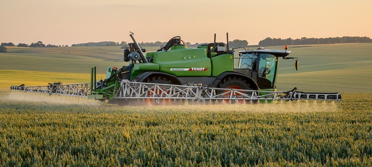 fendt rogator 600 Kombajny Case IH 8230 w mokrej kukurydzy   FOTO