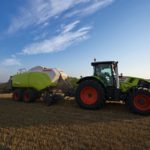 CLAAS QUADRANT prasa wielkogabarytowa zestaw w pracy 150x150 Wielkogabarytowy zbiór słomy według CLAAS