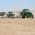IS DSCF7159 150x150 John Deere 6195M i 8230 + Farmet Kompaktomat w pustynnej uprawie 2019 ? FOTO