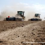 IS DSCF7169 150x150 John Deere 6195M i 8230 + Farmet Kompaktomat w pustynnej uprawie 2019 ? FOTO