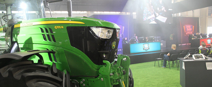 John Deere Farming Simulator Wirtualne Ursusy wyjechały na wirtualne pola