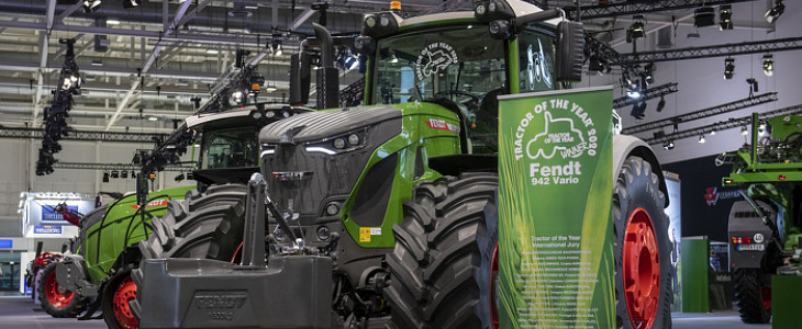 Fendt 942 Vario Traktor Roku 2020 Tractor of the Year VALTRA z tytułami TRACTOR OF THE YEAR 2018” oraz BEST DESIGN 2018