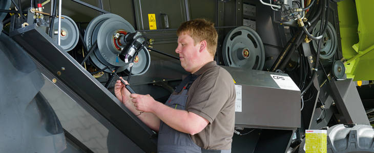 Claas garazowanie kombajnu Przygotuj kombajn do sezonu ? to ważne