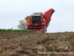 IS DSCF7059 1 150x113 Grimme Maxtron 620 i John Deere 7820, 8430 w burakach   FOTO