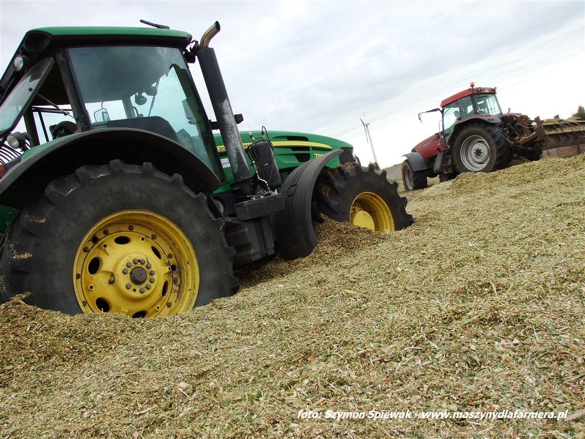 IS DSCF7108 1 Kombajn buraczany Stoll V202 i ciągniki New Holland   FOTO