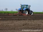 IS DSCF7052 1 150x113 Ursus 1734 i New Holland T5.115   wiosenne włókowanie   FOTO