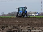 IS DSCF7070 150x113 Ursus 1734 i New Holland T5.115   wiosenne włókowanie   FOTO