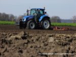 IS DSCF7097 150x113 Ursus 1734 i New Holland T5.115   wiosenne włókowanie   FOTO