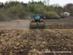 IS DSCF7739 150x113 John Deere 8400R, 8230, 6195M, New Holland TD5 w siewie buraków   FOTO