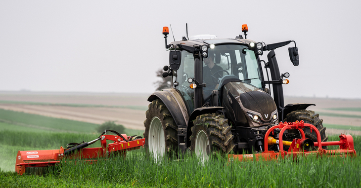 valtra g series tractor implement Valtra G – nowa seria piątej generacji fińskich ciągników