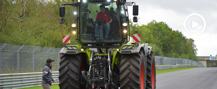 Claas Xerion na torze 2020 film CLAAS świętuje 25 lat seryjnej produkcji ciągników XERION