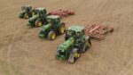 fot3 Nowe  ciagniki JohnDeere w testach polowych 1 150x84 Nowe ciągniki John Deere w testach polowych