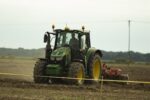 fot7 Nowe  ciagniki JohnDeere w testach polowych 1 150x100 Nowe ciągniki John Deere w testach polowych