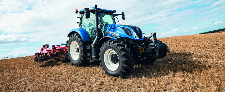 New Holland T6 160 Dynamic Command Sprzedaż nowych traktorów w kwietniu na takim samym poziomie jak przed rokiem