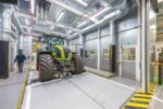 423897 25 min 150x101 CLAAS uruchamia ?fabrykę przyszłości? ciągników w Le Mans