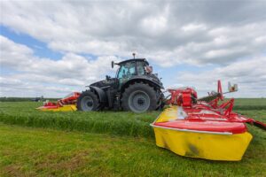koszenie i zbiór traw UŁĘŻ 2021 280 300x200 John Deere 7830 i Pottinger Terradisc 6000 w uprawie pod siew   VIDEO