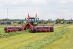 koszenie i zbiór traw UŁĘŻ 2021 261 150x100 Pokazy koszenia i zbioru traw w Ułężu   Pokaz przetrząsaczy i zgrabiarek   fotorelacja