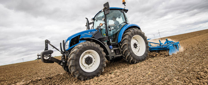 New Holland T5 Utylity Stage V W czerwcu najwyższa sprzedaż traktorów od 16 miesięcy
