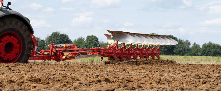 Pottinger Servo T6000 PÖTTINGER SERVO 45 M ? pługi do pracy z ciągnikami o mocy 140   240 KM