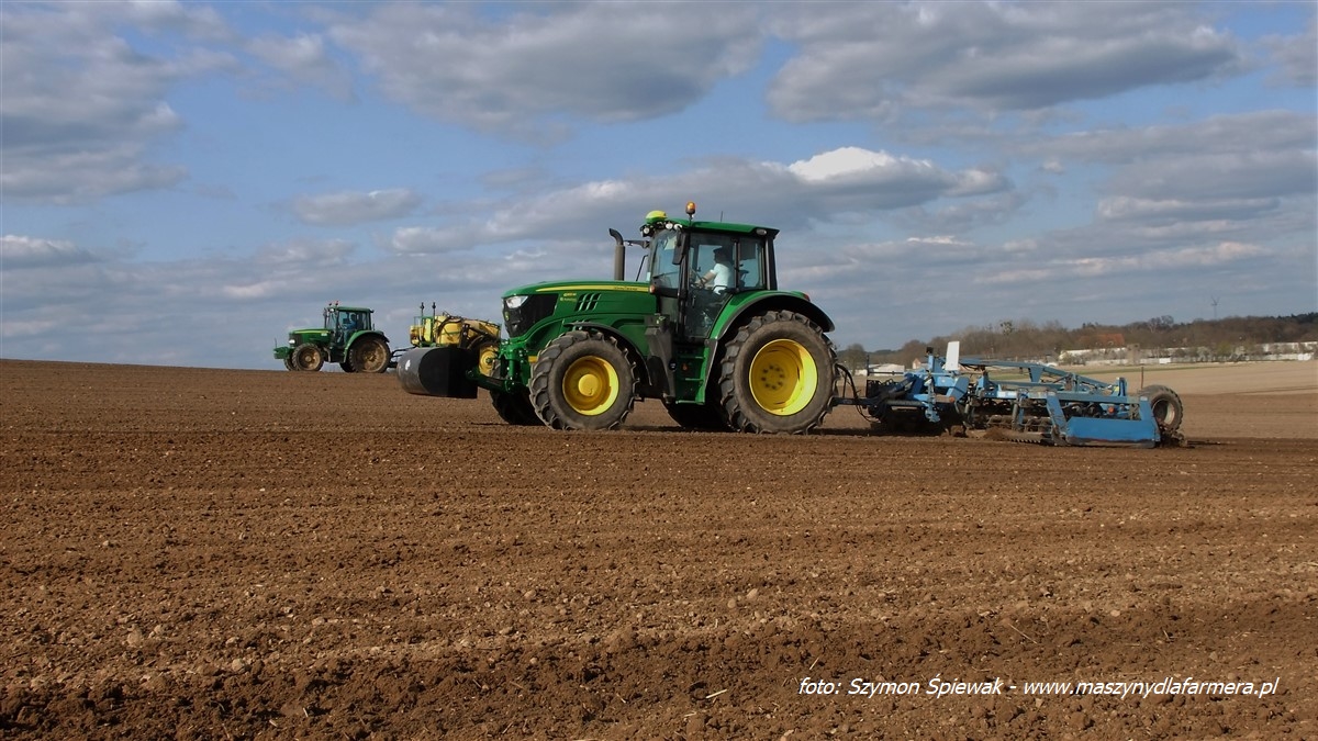 IS DSCF1779 John Deere 6195M i 8230 + Farmet Kompaktomat w pustynnej uprawie 2019 – FOTO