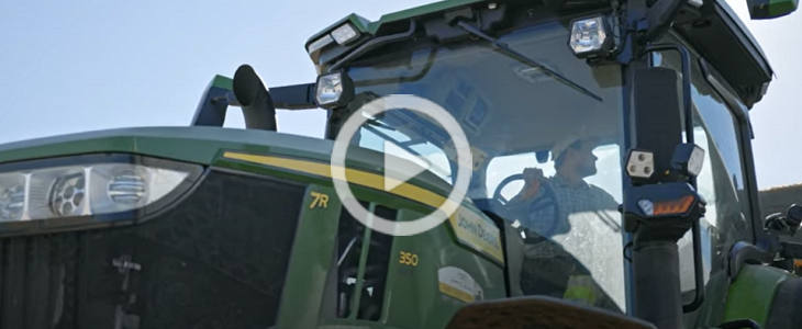 John Deere 7R 2021 film Siarka   ważny składnik plonotwórczy