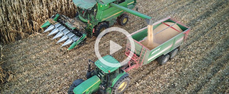John Deere kukurydza 2021 film Wiosna z John Deere: 8400R, 6155M, 6420, 740   VIDEO