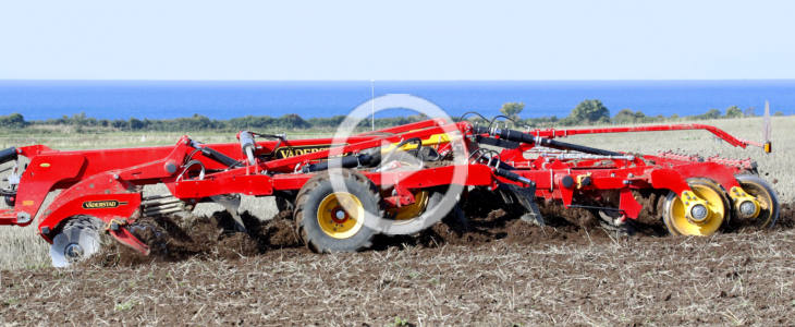 Vaderstad TopDown 600i 2022 film 1 W jesiennej uprawie: Fendt 942 Vario i Vaderstad TopDown 400