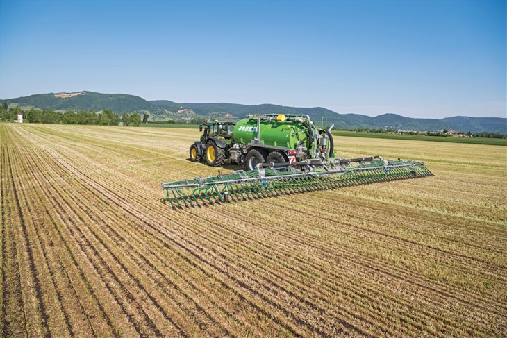 r2c017717 LSC Zbiór traw z nowoczesną technologią   poznaj John Deere HarvestLab