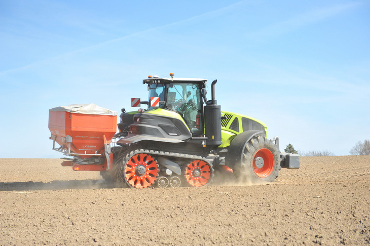 Claas Axion TerraTrac 2 Nowe szerokości gąsienic dla ciągników CLAAS AXION TERRA TRAC