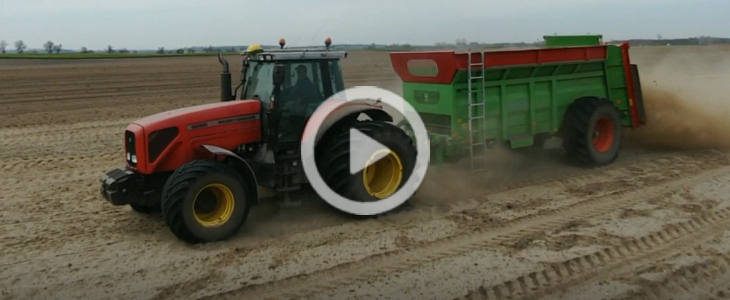 Massey Ferguson 8280 wapnowanie 2022 film Precyzyjne nawożenie obornika   nowy sterownik w rozrzutnikach UNII