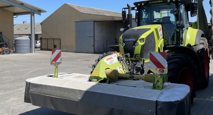 claas axion 810 claas disco front 1 Jakie rozwiązania gwarantują wysoką jakość sianokiszonki oraz niższe koszty?