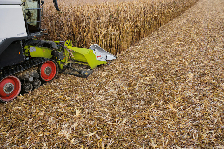 Claas CORIO STUBBLE CRACKER 1 Światowa nowość: CLAAS prezentuje CORIO STUBBLE CRACKER ze zintegrowanym łamaczem ścierniska