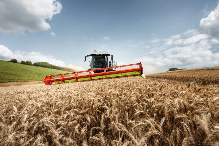 Claas Lexion 2023 1 CLAAS LEXION z nową kabiną, większą mocą i nowymi funkcjami automatyki CEMOS   edycja 2023