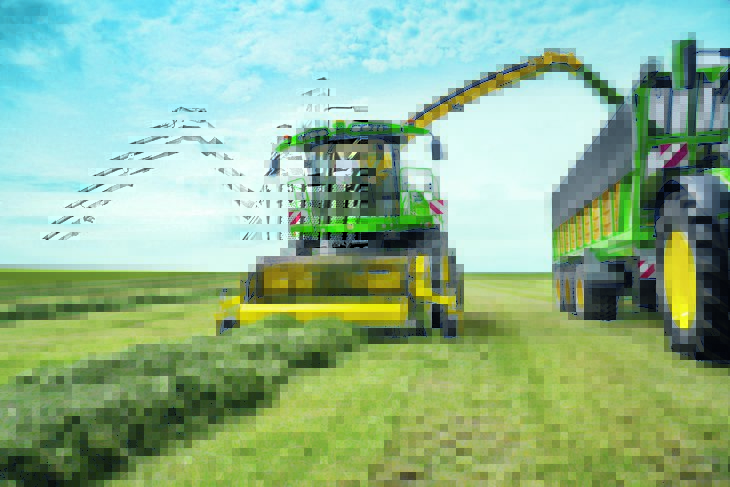John Deere 9000 edycja 2023 1 Nowe rozwiązania w sieczkarniach John Deere   większa moc i wysoka przepustowość