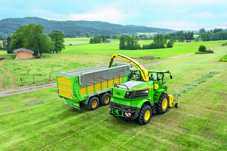 John Deere 9000 edycja 2023 2 Nowe rozwiązania w sieczkarniach John Deere   większa moc i wysoka przepustowość