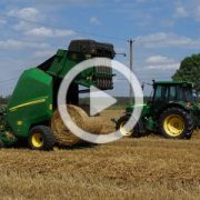 John Deere prasa zniwa 2022 film 180x180 Jak powstają prasy i ładowacze czołowe John Deere?   VIDEO