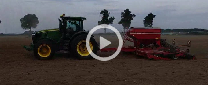 John Deere Horsch siew rzepak 2022 film John Deere 6150R z opryskiwaczem Hardi Commander 7000L – opryski w GR Mojzesowicz   VIDEO