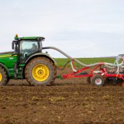 PÖTTINGER TERRIA AMICO F 180x180 Sposób na ekoschematy   kultywatory PÖTTINGER TERRIA z możliwością podsiewu i nawożenia