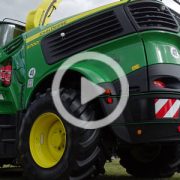 John Deere 8000 9000 polska premiera 2022 film 180x180 New Holland CX 5.80 w kukurydzy   VIDEO