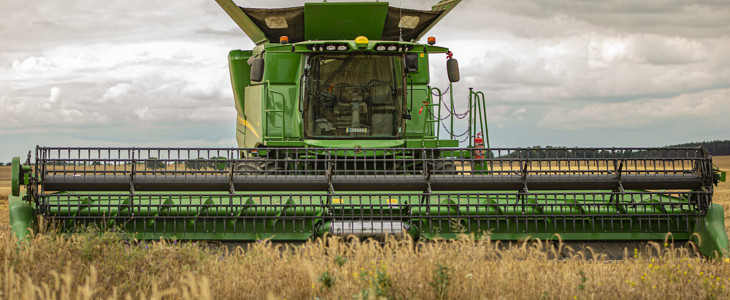 John Deere Heder tasmowy draper BUFFALO   premiera rozrzutników EUROMILK