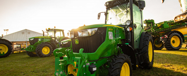 agro show 2022 john deere 5G New Holland CR 9.90 Revelation w kukurydzy   FOTO