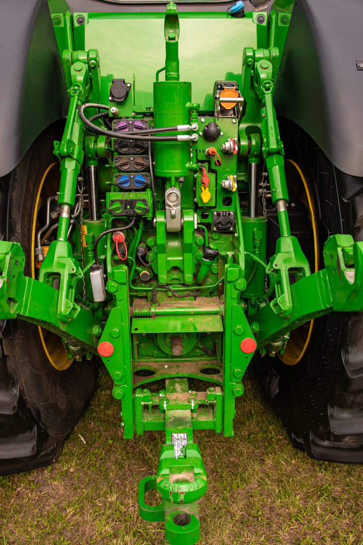 agro show 2022 john deere 8R eAutoPowr Wszechstronność i moc w ciągnikach John Deere, nie tylko największych