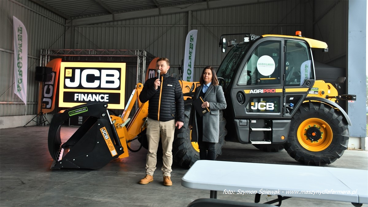 IS DSC 3118 Ciągniki JCB Fastrac w wersji iCON